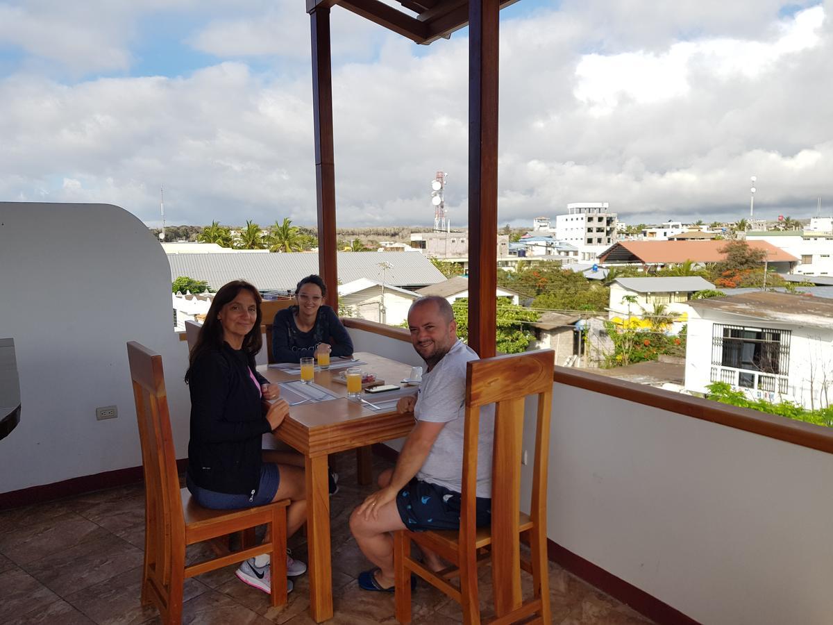 Gloria - Galapagos Inn Puerto Ayora  Exteriör bild