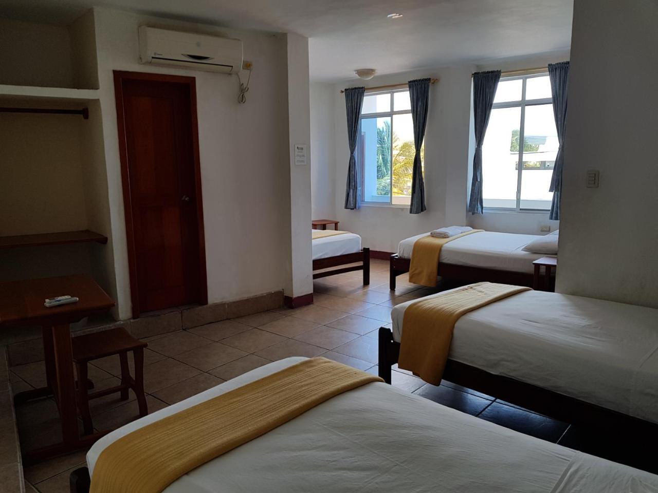 Gloria - Galapagos Inn Puerto Ayora  Exteriör bild